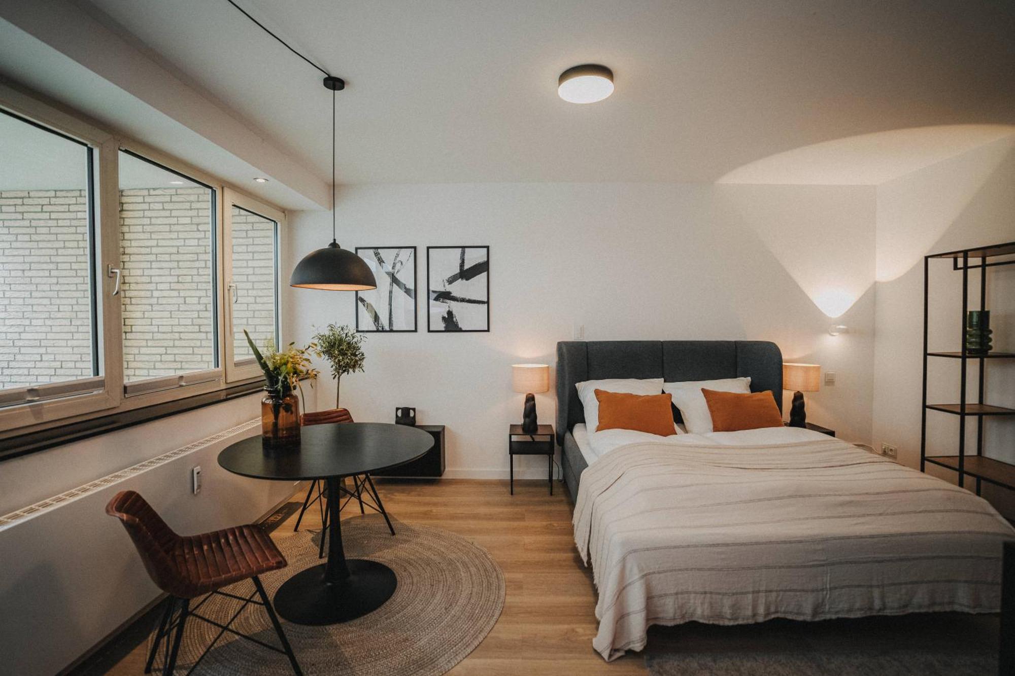 Downtown Apartment Mit Luxusbad Am Hafen Nur 5 Minuten Zu Fuss In Die Innenstadt Und Zum Bahnhof! Oldenburg Buitenkant foto