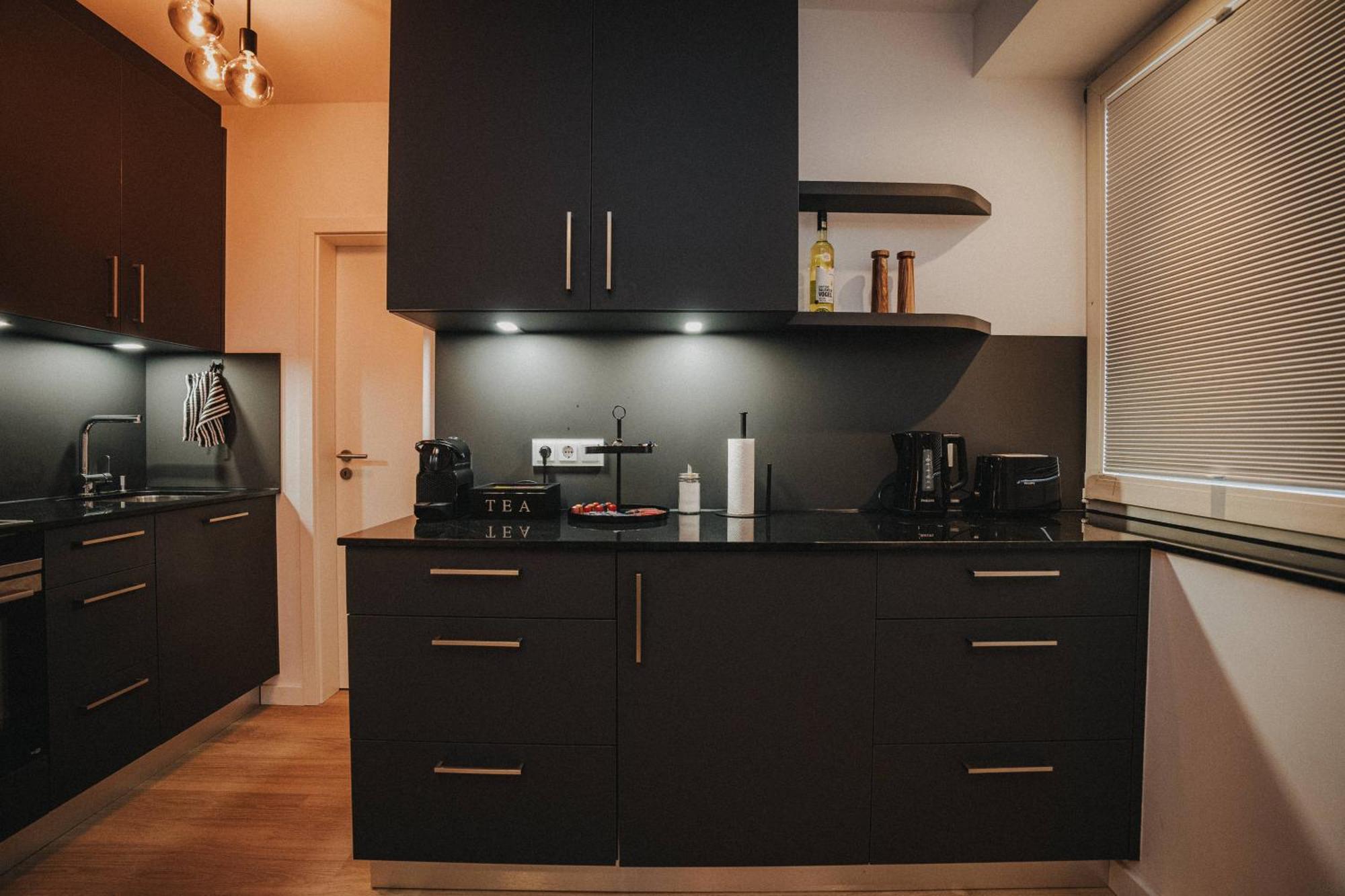 Downtown Apartment Mit Luxusbad Am Hafen Nur 5 Minuten Zu Fuss In Die Innenstadt Und Zum Bahnhof! Oldenburg Buitenkant foto