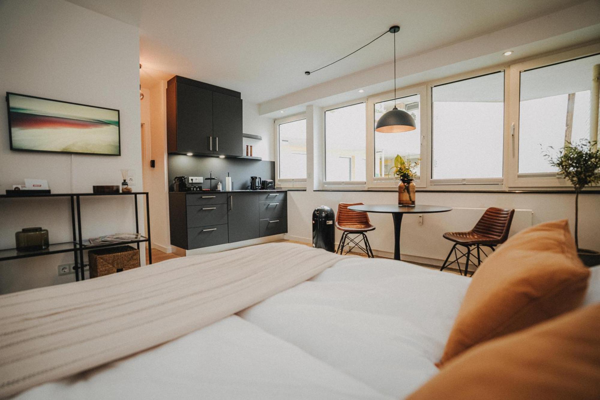 Downtown Apartment Mit Luxusbad Am Hafen Nur 5 Minuten Zu Fuss In Die Innenstadt Und Zum Bahnhof! Oldenburg Buitenkant foto
